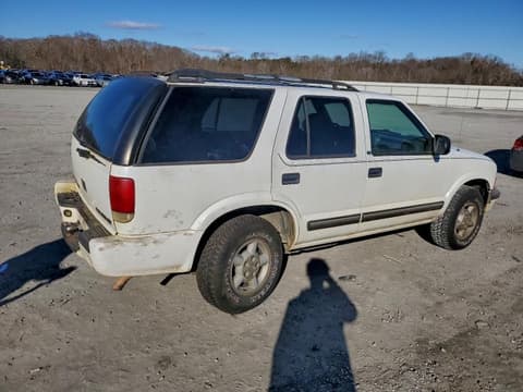 2000 Chevrolet Blazer, VIN 1GNDT13W9Y2353617. Фото 3 з 6 з аукціону Copart. Каталог авто зі США OpenDataCar.