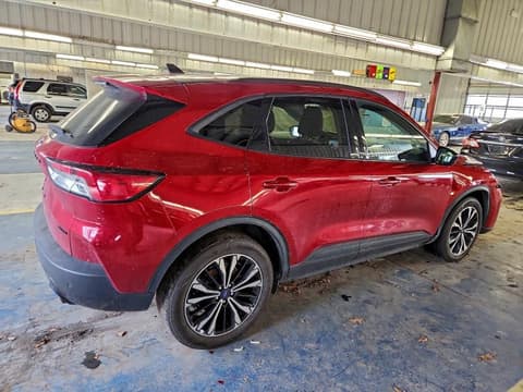 2022 Ford Escape, VIN 1FMCU9H98NUA57597. Фото 3 з 6 з аукціону Copart. Каталог авто зі США OpenDataCar.