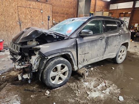 2020 Jeep Compass, VIN 3C4NJDBB2LT165256. Фото 1 з 6 з аукціону Copart. Каталог авто зі США OpenDataCar.