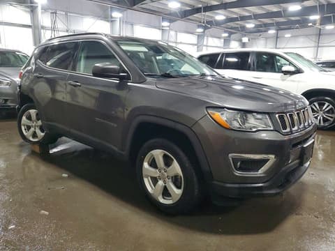 2019 Jeep Compass, VIN 3C4NJDBB4KT734901. Фото 4 з 6 з аукціону Copart. Каталог авто зі США OpenDataCar.