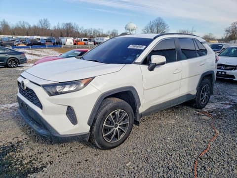 2019 Toyota RAV4, VIN 2T3G1RFV8KW013922. Фото 1 з 6 з аукціону Copart. Каталог авто зі США OpenDataCar.