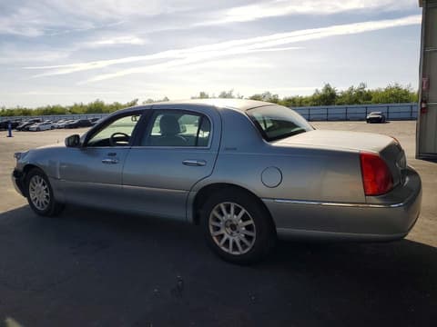 2006 Lincoln Town Car, VIN 1LNHM81V76Y620172. Фото 2 з 6 з аукціону Copart. Каталог авто зі США OpenDataCar.