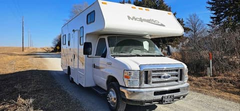 2017 Ford Econoline E350, VIN 1FDWE3FS2HDC37126. Фото 1 з 6 з аукціону Copart. Каталог авто зі США OpenDataCar.