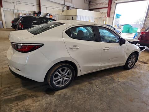 2018 Toyota Yaris, VIN 3MYDLBYV6JY317410. Фото 3 з 6 з аукціону Copart. Каталог авто зі США OpenDataCar.