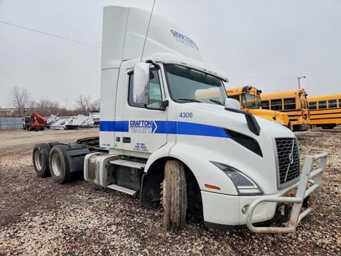 2019 Volvo VNR, VIN 4V4WC9EG8KN217219. Фото 1 из 6 с аукциона Copart. Каталог авто из США OpenDataCar.