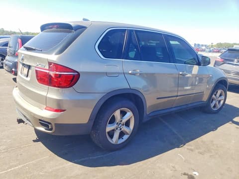 2011 Bmw X5, VIN 5UXZV8C50BL421456. Photo 3 of 6 from Copart auction. OpenDataCar US salvage catalog.