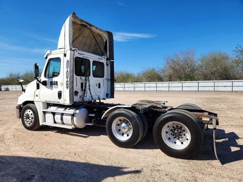 2016 Freightliner Cascadia, VIN 3AKJGED59GDHG0441. Фото 3 з 6 з аукціону Copart. Каталог авто зі США OpenDataCar.