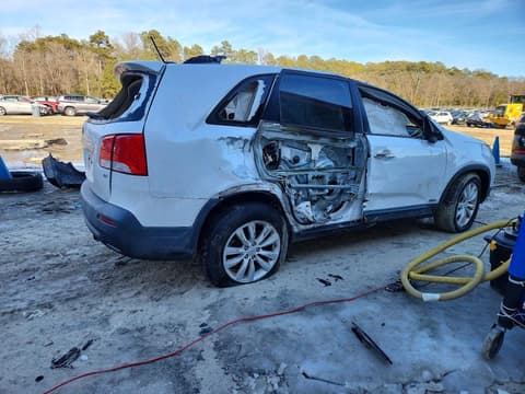 2011 Kia Sorento, VIN 5XYKUCA11BG085840. Фото 3 из 6 с аукциона Copart. Каталог авто из США OpenDataCar.