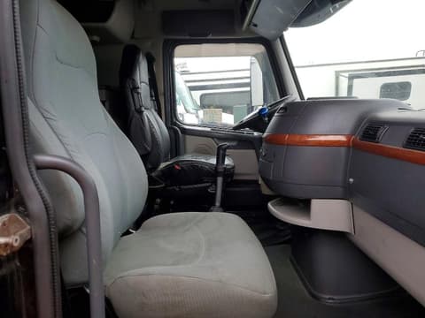 2006 Volvo VNL, VIN 4V4NC9GH66N442911. Фото 5 з 6 з аукціону Copart. Каталог авто зі США OpenDataCar.