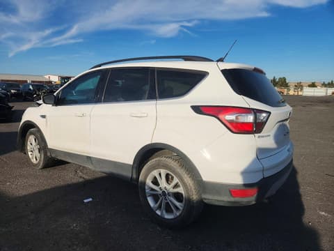 2018 Ford Escape, VIN 1FMCU9GD4JUC49017. Фото 2 з 6 з аукціону Copart. Каталог авто зі США OpenDataCar.