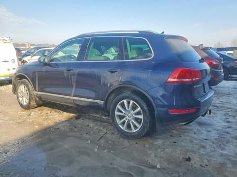 2014 Volkswagen Touareg, VIN WVGEF9BP0ED001518. Фото 2 з 6 з аукціону Copart. Каталог авто зі США OpenDataCar.
