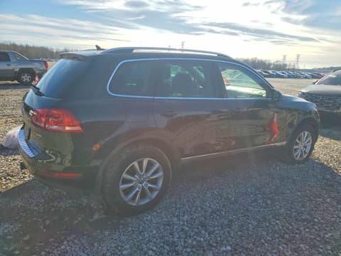 2011 Volkswagen Touareg, VIN WVGFG9BP6BD003285. Zdjęcie 3 z 6 z aukcji Copart. Katalog aut z USA OpenDataCar.