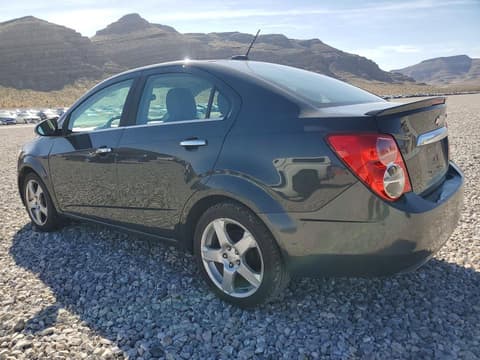 2015 Chevrolet Sonic, VIN 1G1JE5SBXF4121002. Фото 2 з 6 з аукціону Copart. Каталог авто зі США OpenDataCar.