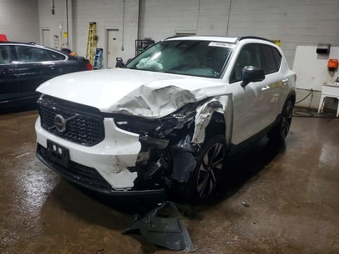 2024 Volvo XC40, VIN YV4L12UL4R2314324. Фото 1 з 6 з аукціону Copart. Каталог авто зі США OpenDataCar.