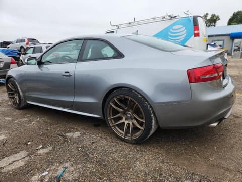 2011 Audi S5, VIN WAUVVAFRXBA062227. Фото 2 из 6 с аукциона Copart. Каталог авто из США OpenDataCar.