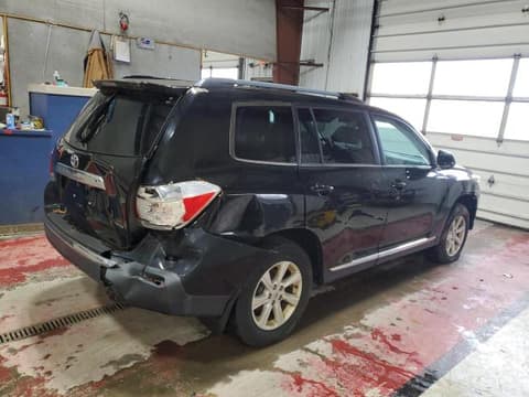 2013 Toyota Highlander, VIN 5TDBK3EH3DS201574. Zdjęcie 3 z 6 z aukcji Copart. Katalog aut z USA OpenDataCar.