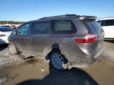 2017 Toyota Sienna, VIN 5TDDZ3DC1HS152357. Фото 2 з 6 з аукціону Copart. Каталог авто зі США OpenDataCar.