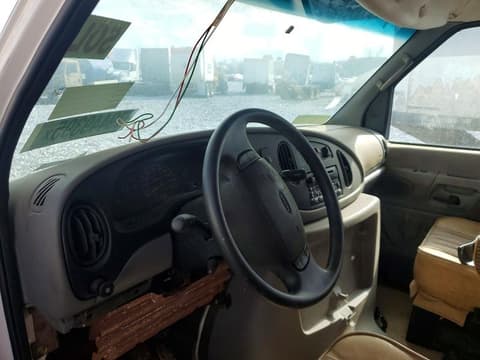 2001 Ford E-450, VIN 1FDXE45S81HB24081. Фото 5 з 6 з аукціону Copart. Каталог авто зі США OpenDataCar.