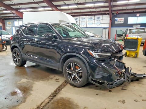 2023 Volvo XC40, VIN YV4L12UK8P2966304. Фото 4 з 6 з аукціону Copart. Каталог авто зі США OpenDataCar.