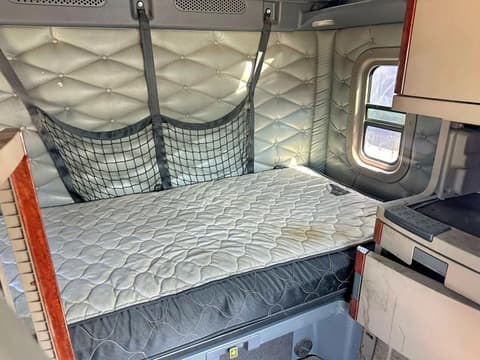 2017 Freightliner Cascadia 125, VIN 3AKJGLDR2HSHF4212. Фото 6 з 6 з аукціону Copart. Каталог авто зі США OpenDataCar.