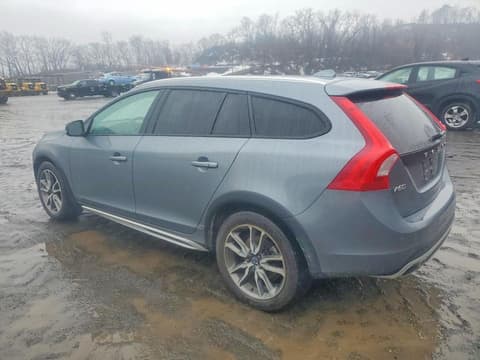 2018 Volvo V60 Cross Country, VIN YV440MWK4J2044751. Фото 2 из 6 с аукциона Copart. Каталог авто из США OpenDataCar.