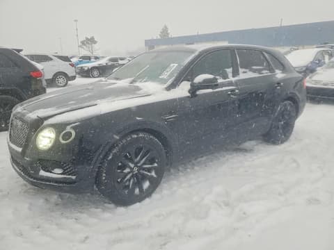 2017 Bentley Bentayga, VIN SJAAC2ZV6HC013952. Фото 1 из 6 с аукциона Copart. Каталог авто из США OpenDataCar.