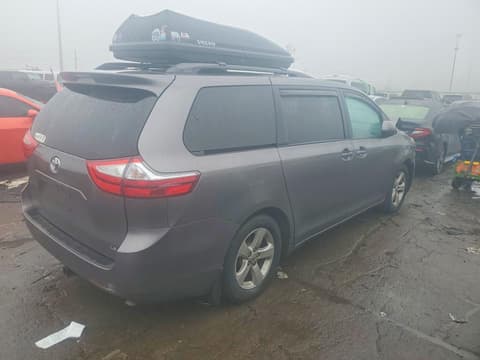 2017 Toyota Sienna, VIN 5TDKZ3DC9HS787334. Фото 3 з 6 з аукціону Copart. Каталог авто зі США OpenDataCar.