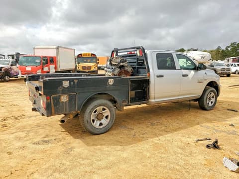 2018 Ram 2500, VIN 3C6UR5HJ5JG239677. Zdjęcie 3 z 6 z aukcji Copart. Katalog aut z USA OpenDataCar.