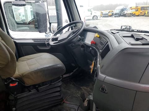 2019 Volvo VNR, VIN 4V4W19DF0KN217892. Zdjęcie 5 z 6 z aukcji Copart. Katalog aut z USA OpenDataCar.