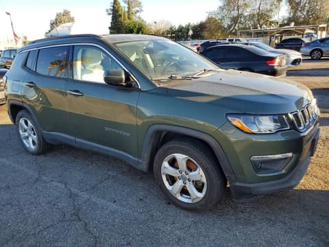2018 Jeep Compass, VIN 3C4NJCBB0JT181821. Фото 4 из 6 с аукциона Copart. Каталог авто из США OpenDataCar.