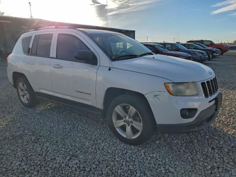 2013 Jeep Compass, VIN 1C4NJDEB7DD236731. Фото 4 з 6 з аукціону Copart. Каталог авто зі США OpenDataCar.
