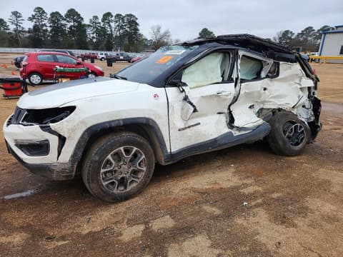 2019 Jeep Compass, VIN 3C4NJDDB3KT669164. Фото 1 з 6 з аукціону Copart. Каталог авто зі США OpenDataCar.