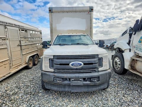 2018 Ford F-550 Super Duty, VIN 1FDUF5HY4JEB24103. Фото 5 з 6 з аукціону Copart. Каталог авто зі США OpenDataCar.