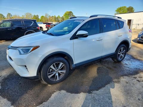 2018 Toyota RAV4, VIN JTMWFREV5JJ202023. Фото 1 з 6 з аукціону Copart. Каталог авто зі США OpenDataCar.
