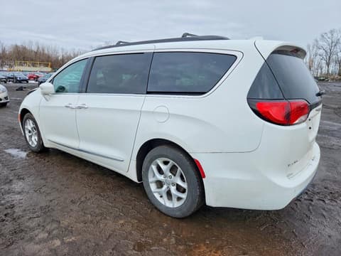 2017 Chrysler Pacifica, VIN 2C4RC1BG3HR623080. Фото 2 з 6 з аукціону Copart. Каталог авто зі США OpenDataCar.
