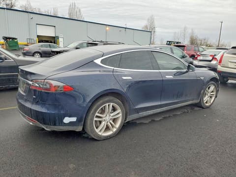2013 Tesla Model S, VIN 5YJSA1CN8DFP06224. Zdjęcie 3 z 6 z aukcji Copart. Katalog aut z USA OpenDataCar.