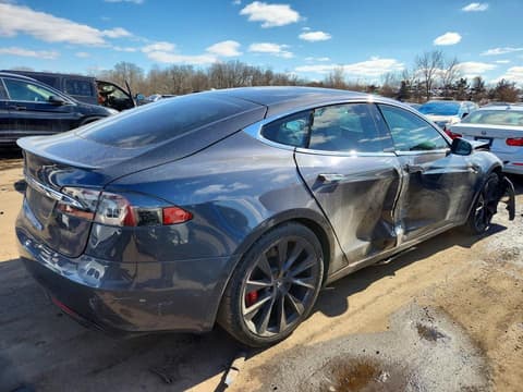 2019 Tesla Model S, VIN 5YJSA1E43KF336835. Фото 3 з 6 з аукціону Copart. Каталог авто зі США OpenDataCar.