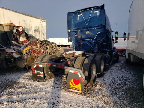 2021 Volvo VNL, VIN 4V4NC9EG9MN275905. Фото 4 з 6 з аукціону Copart. Каталог авто зі США OpenDataCar.