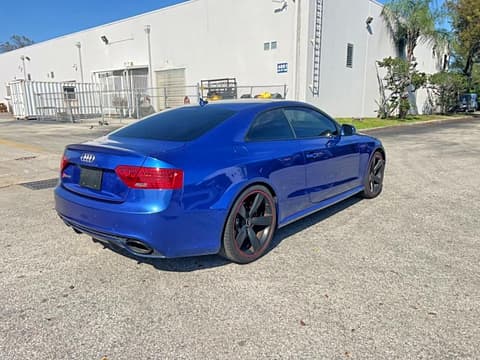 2015 Audi RS5, VIN WUAC6AFR3FA900159. Фото 4 з 6 з аукціону Copart. Каталог авто зі США OpenDataCar.