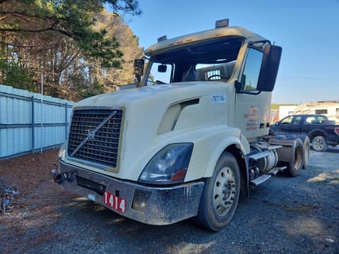 2006 Volvo VN, VIN 4V4NC9GH56N441524. Фото 2 з 6 з аукціону Copart. Каталог авто зі США OpenDataCar.