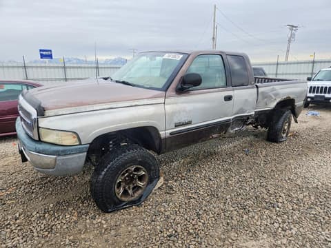 1998 Dodge Ram 2500, VIN 1B7KF23D9WJ166229. Фото 1 из 6 с аукциона Copart. Каталог авто из США OpenDataCar.