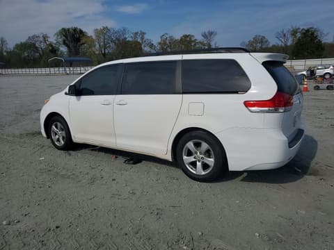 2011 Toyota Sienna, VIN 5TDKK3DCXBS139884. Фото 2 з 6 з аукціону Copart. Каталог авто зі США OpenDataCar.