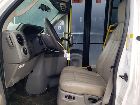 2019 Ford Econoline, VIN 1FDEE3F64KDC25971. Фото 5 з 6 з аукціону Copart. Каталог авто зі США OpenDataCar.