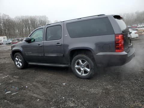 2010 Chevrolet Suburban, VIN 1GNUKHE37AR148650. Фото 2 з 6 з аукціону Copart. Каталог авто зі США OpenDataCar.
