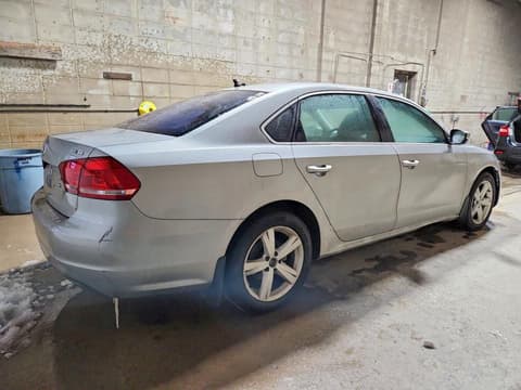 2013 Volkswagen Passat, VIN 1VWBN7A34DC003996. Фото 3 з 6 з аукціону Copart. Каталог авто зі США OpenDataCar.