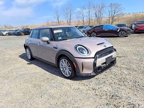 2023 Mini Cooper, VIN WMW53DK05P2T32285. Фото 3 из 6 с аукциона Copart. Каталог авто из США OpenDataCar.
