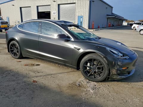 2019 Tesla Model 3, VIN 5YJ3E1EB3KF385119. Фото 4 з 6 з аукціону Copart. Каталог авто зі США OpenDataCar.