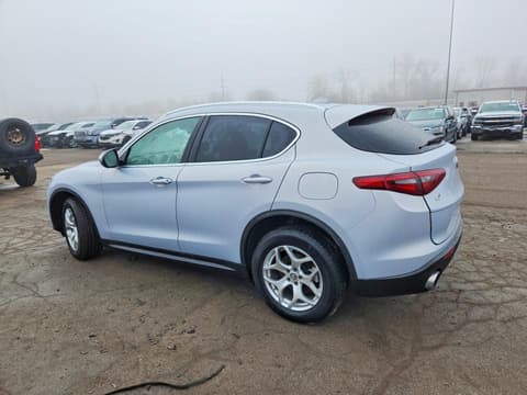 2021 Alfa romeo Stelvio, VIN ZASPAKAN1M7D15038. Фото 2 з 6 з аукціону Copart. Каталог авто зі США OpenDataCar.