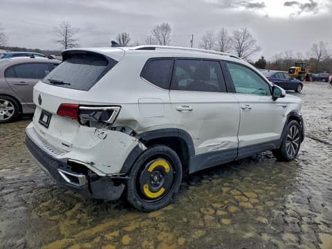 2022 Volkswagen Taos, VIN 3VVPX7B23NM086461. Фото 3 из 6 с аукциона Copart. Каталог авто из США OpenDataCar.