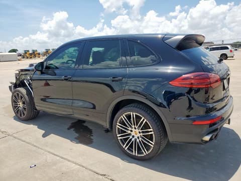 2018 Porsche Cayenne, VIN WP1AB2A29JLA61128. Фото 2 з 6 з аукціону Copart. Каталог авто зі США OpenDataCar.